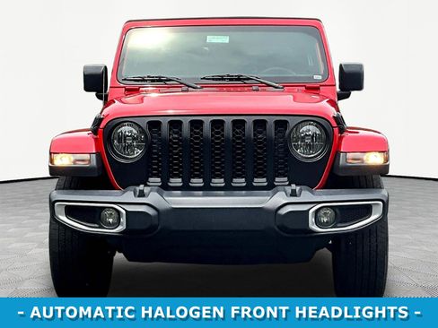 Used 2023 Jeep Gladiator Overland w/ Cold Weather Group AWD/4WD image 2