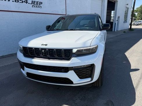 New 2026 Jeep Grand Cherokee Summit AWD/4WD image 2