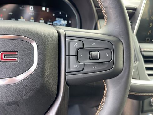 Used 2023 GMC Yukon XL AT4 image 18