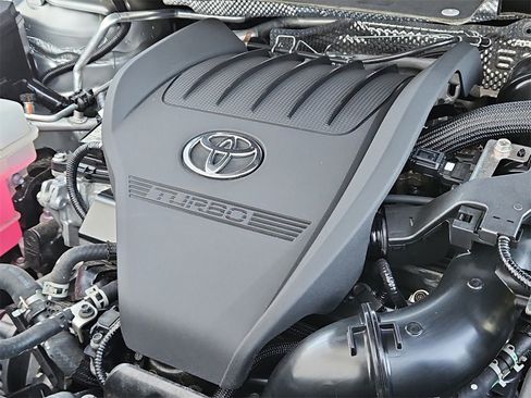 Used 2023 Toyota Highlander Platinum image 14