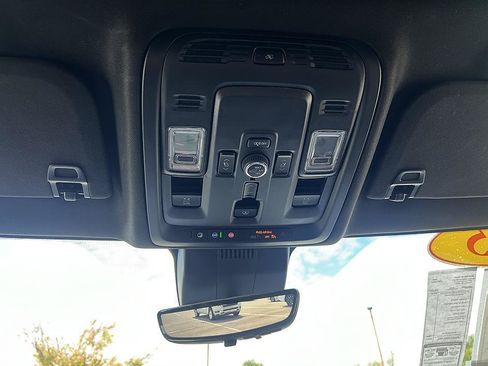 Used 2025 GMC Yukon XL AT4 Ultimate AWD/4WD image 33