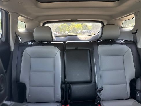 Used 2023 GMC Terrain SLT FWD image 13