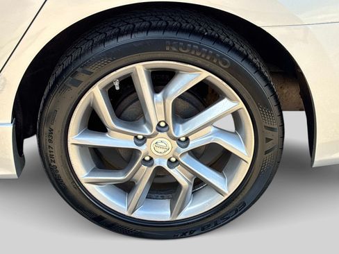 Used 2014 Nissan Sentra SR w/ Electronics Package FWD image 18