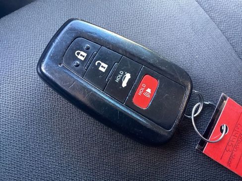 Used 2018 Toyota Camry LE w/ Convenience Package image 25