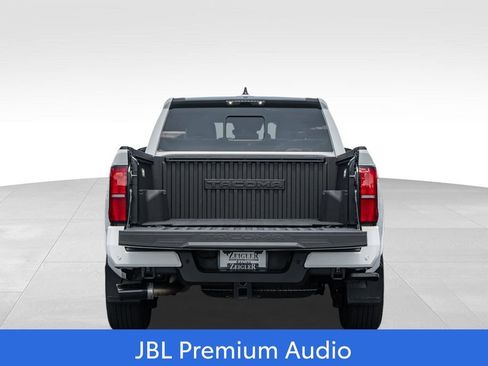 Certified 2025 Toyota Tacoma SR5 AWD/4WD image 10
