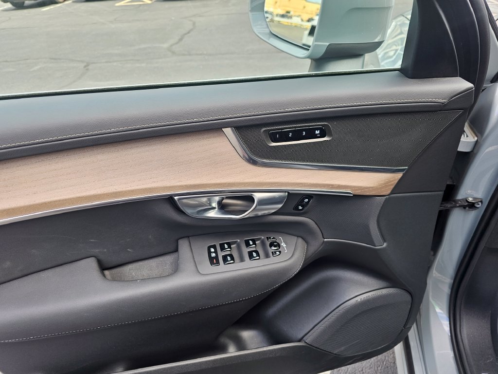 Certified 2025 Volvo XC90 B5 Core AWD/4WD image 16