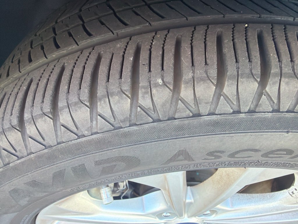 Used 2017 Ford Escape SE w/ Equipment Group 201A FWD image 9