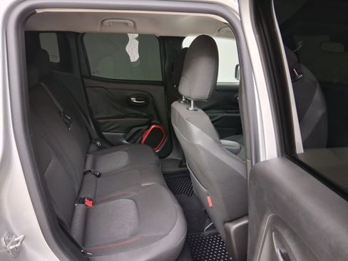 Used 2016 Jeep Renegade Trailhawk AWD/4WD image 31