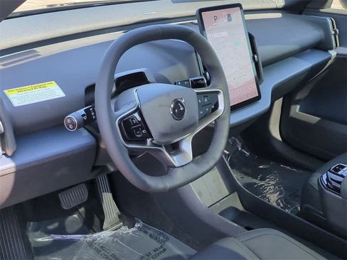 New 2025 Volvo EX30 Plus w/ Protection Package Premier image 2