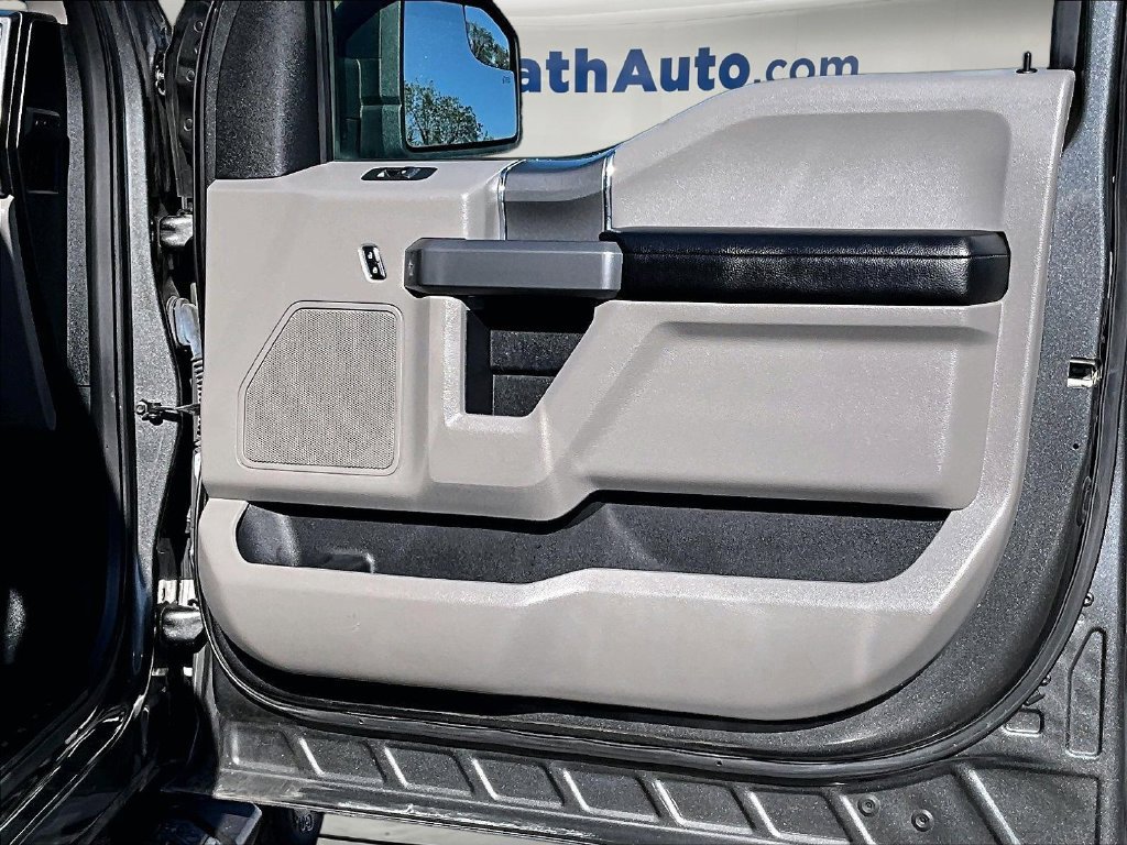Used 2018 Ford F150 XLT w/ Equipment Group 302A Luxury AWD/4WD image 30