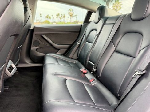 Used 2023 Tesla Model 3 Standard Range image 17