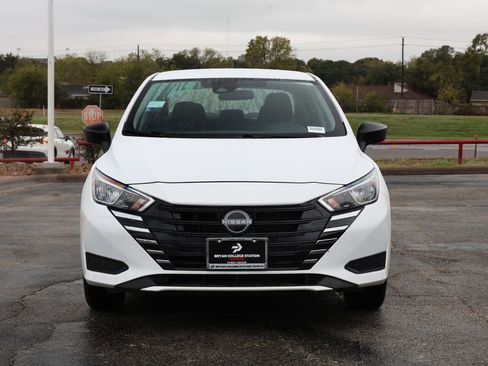 Used 2024 Nissan Versa S w/ Trunk Package image 6