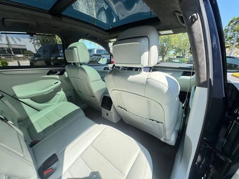 Used 2017 Porsche Macan Turbo AWD/4WD image 16