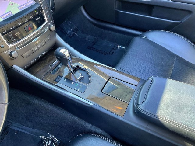 Used 2013 Lexus IS 250C RWD image 19