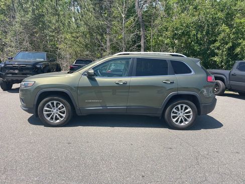 Used 2019 Jeep Cherokee Latitude w/ Popular Appearance Group AWD/4WD image 2