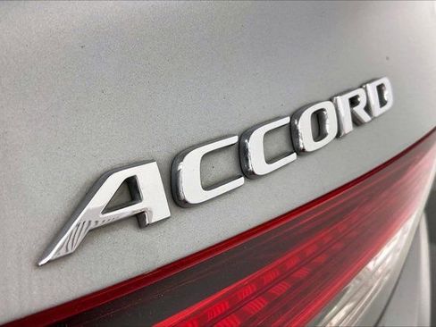 Used 2018 Honda Accord Sport image 30