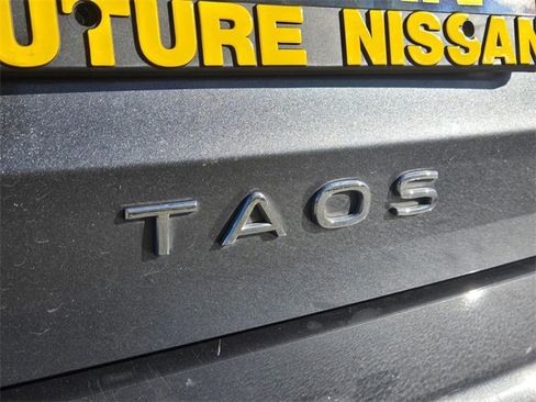 Used 2024 Volkswagen Taos SE image 7
