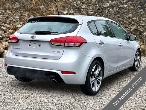 Used 2016 Kia Forte EX FWD image 2
