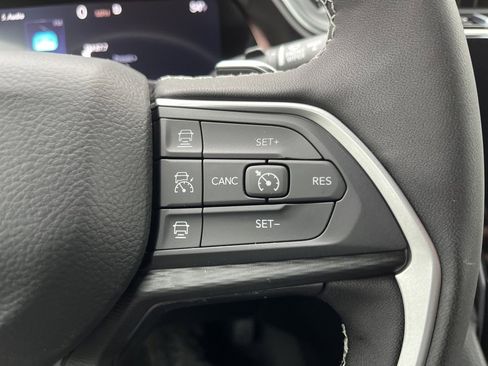 New 2025 Jeep Grand Cherokee L Altitude image 32