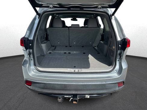 Used 2018 Toyota Highlander XLE image 11
