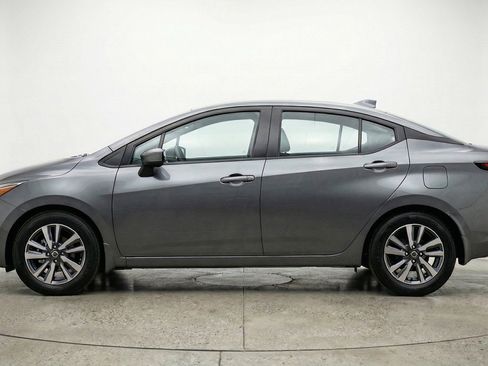 Used 2025 Nissan Versa SV FWD image 5