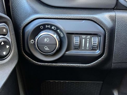 Used 2022 Jeep Gladiator Rubicon w/ Cold Weather Group image 27