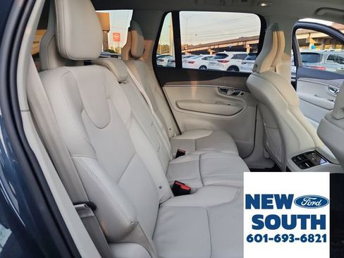 Used 2025 Volvo XC90 B6 Plus w/ Protection Package Premier image 30