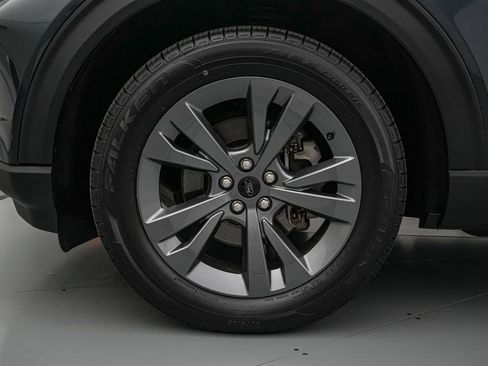 Certified 2023 Ford Explorer XLT w/ Equipment Group 202A image 10