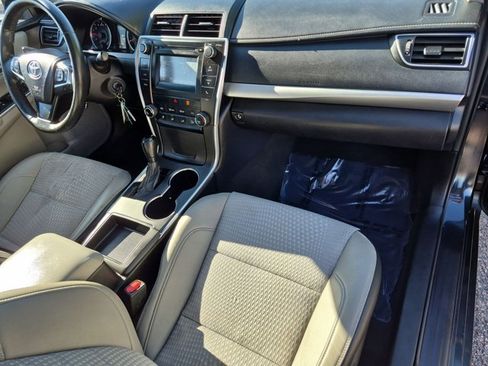 Used 2015 Toyota Camry SE w/ Moonroof Package FWD image 27