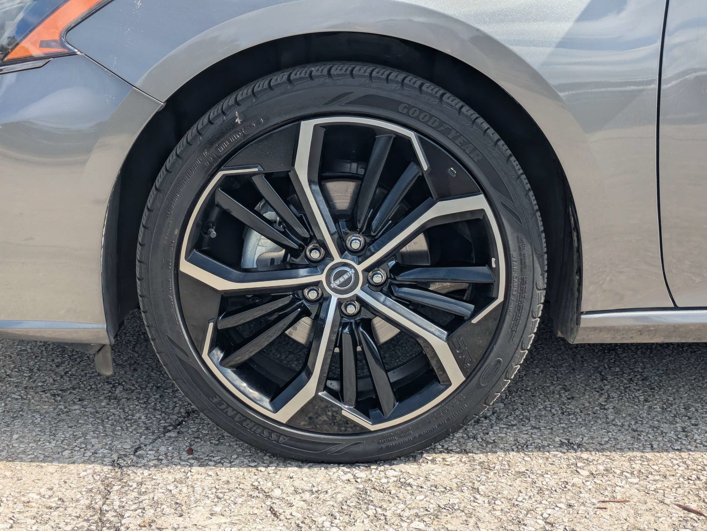Used 2024 Nissan Altima 2.5 SR FWD image 11