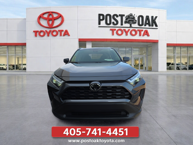 Used 2025 Toyota RAV4 LE AWD/4WD image 12