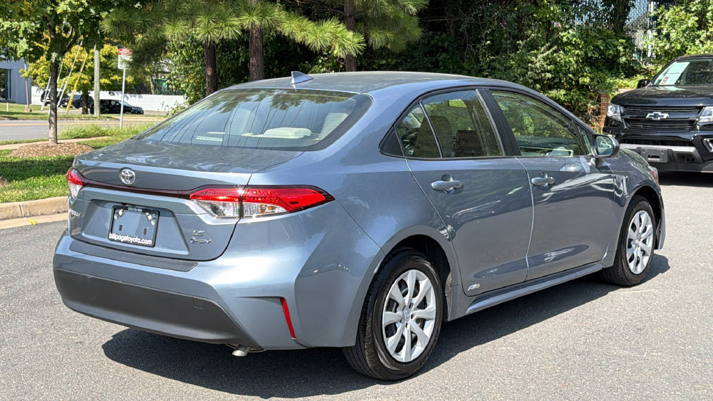 Used 2026 Toyota Corolla LE AWD/4WD image 4