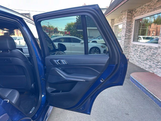 Used 2021 BMW X5 xDrive40i w/ M Sport Package AWD/4WD image 15