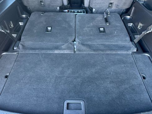 Used 2020 Ford Explorer XLT image 17