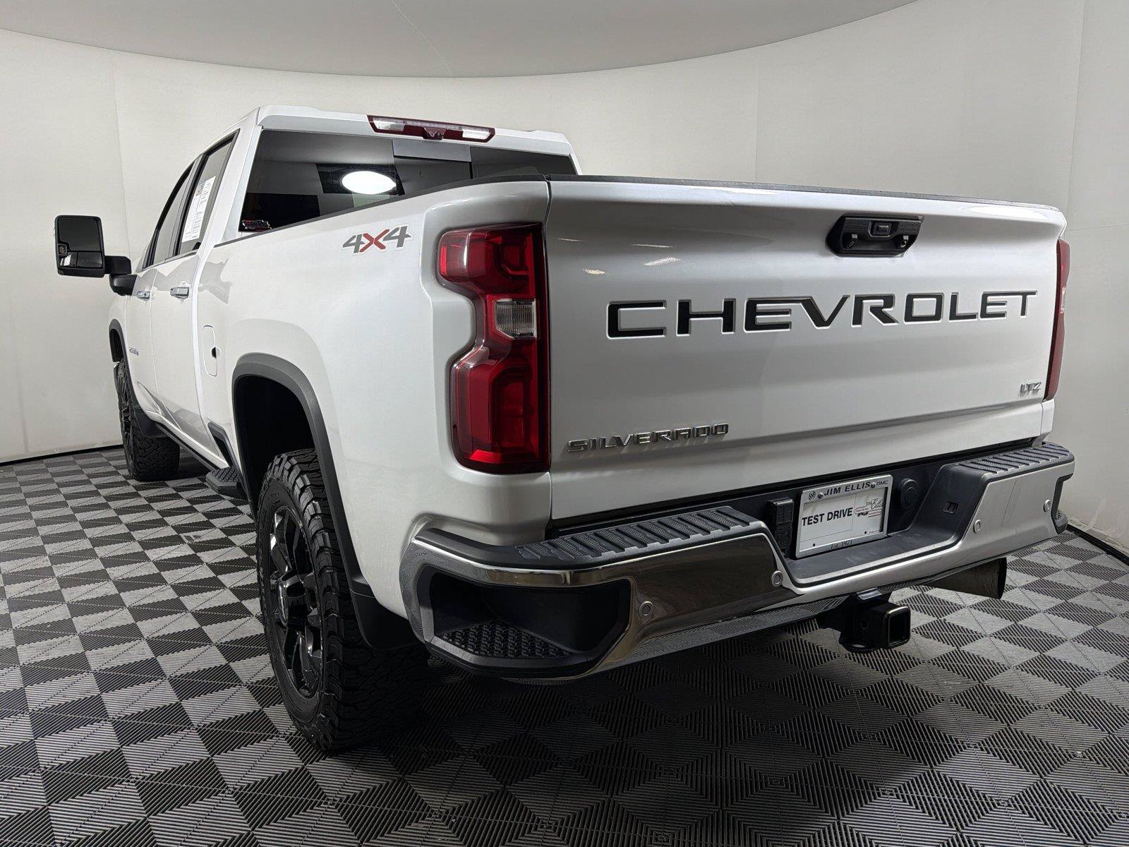 Certified 2024 Chevrolet Silverado 2500 LTZ w/ LTZ Convenience Package AWD/4WD image 4