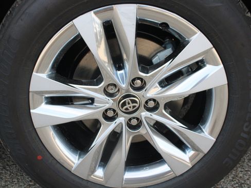 Used 2026 Toyota Sienna XLE AWD/4WD image 35