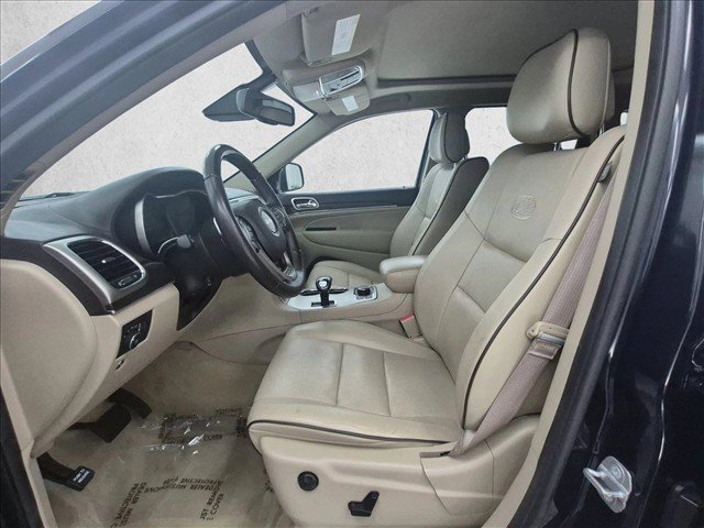 Used 2014 Jeep Grand Cherokee Overland w/ Advanced Technology Group AWD/4WD image 17