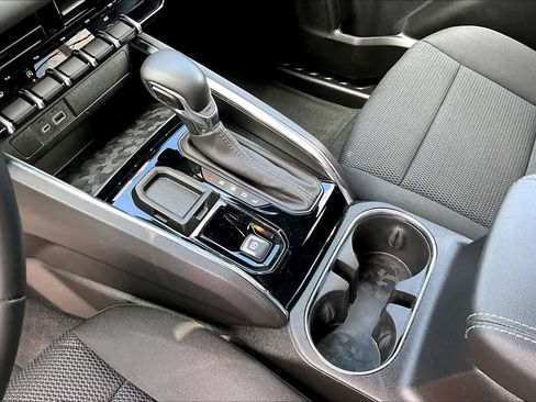 Used 2025 GMC Canyon Elevation RWD image 17
