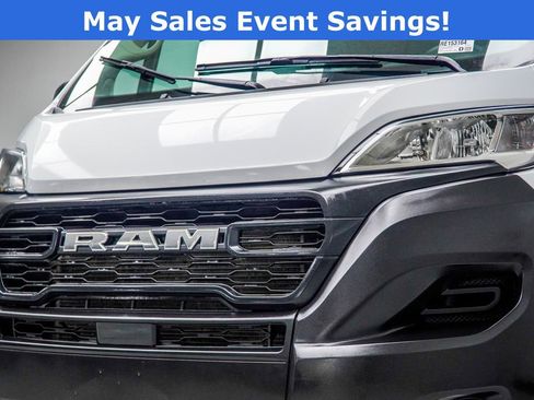Used 2024 RAM ProMaster 2500 w/ Convenience Group FWD image 2