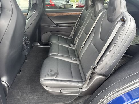 Used 2019 Tesla Model X 75D image 11