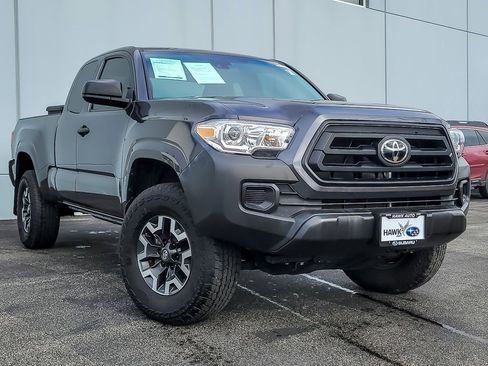 Used 2022 Toyota Tacoma SR image 1
