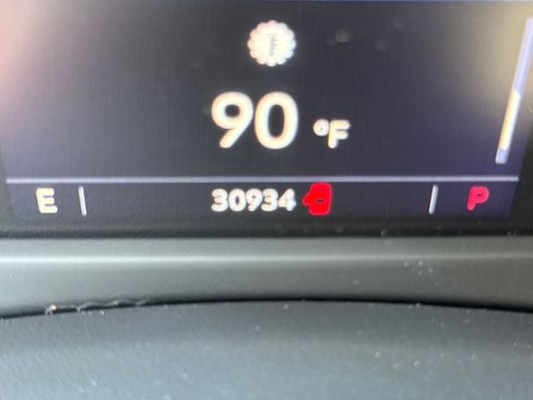 Used 2022 Cadillac XT4 Premium Luxury w/ Cold Weather Package FWD image 25