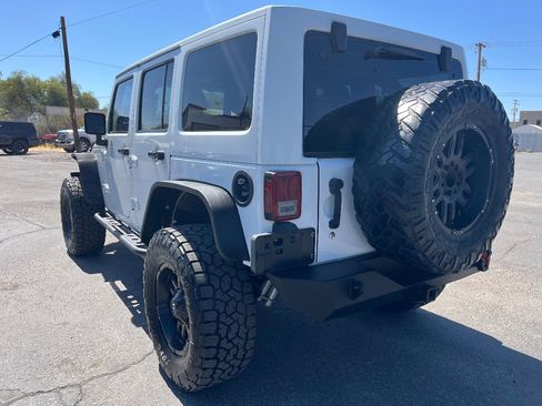 Used 2012 Jeep Wrangler Unlimited Sahara w/ Connectivity Group AWD/4WD image 7