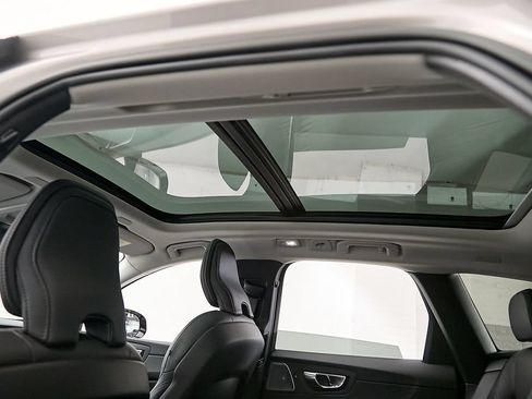 Certified 2023 Volvo XC60 T8 Ultimate w/ Protection Package Premier AWD/4WD image 22
