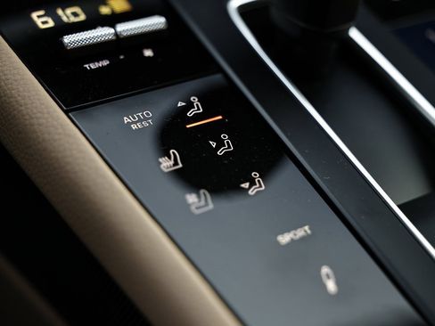 New 2026 Porsche Macan image 39