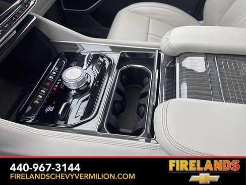 Used 2022 Jeep Wagoneer Series III w/ Premium Group I image 25