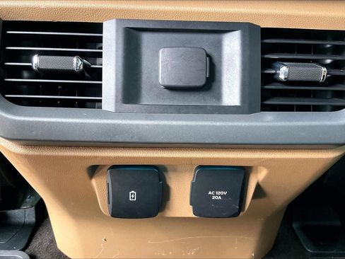 Used 2021 Ford F150 Lariat AWD/4WD image 31