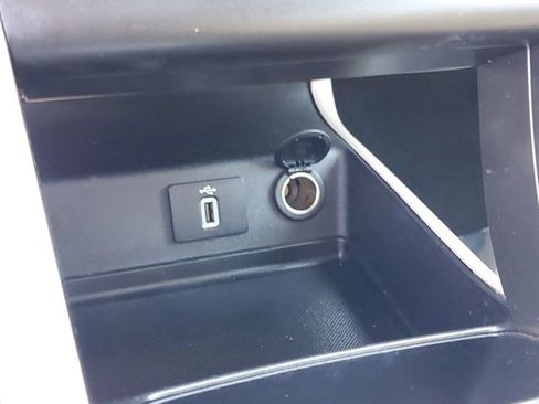 Used 2017 Ford Fusion SE w/ Fusion SE Technology Package image 29