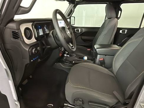 Used 2024 Jeep Wrangler Unlimited AWD/4WD image 10