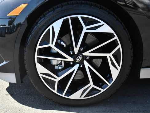 Used 2024 Hyundai Ioniq 6 SEL RWD image 12